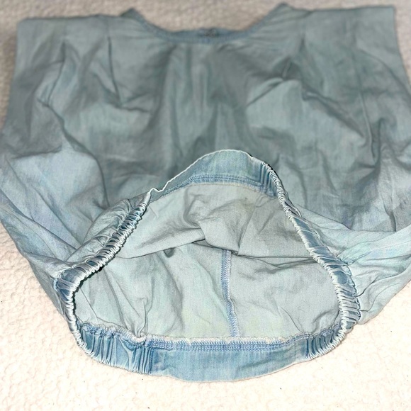 Short Cap Sleeve T-shirt Top with Padded Shoulders - Picture 4 of 10